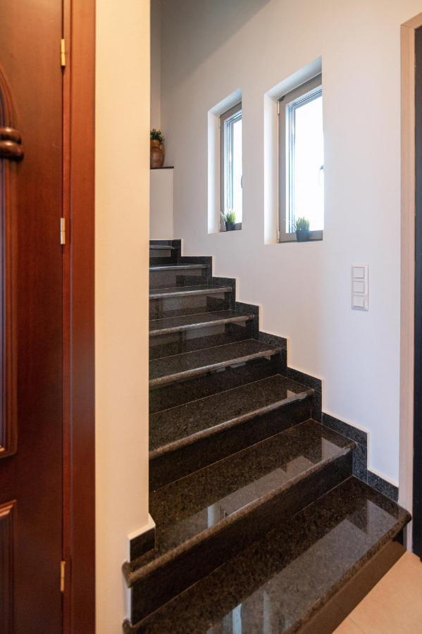 פרבזה Villa Athina מראה חיצוני תמונה